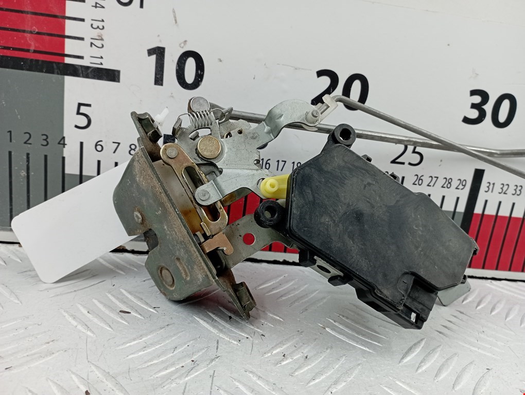 Замок багажника (крышки двери) SUBARU Legacy 1994-1999