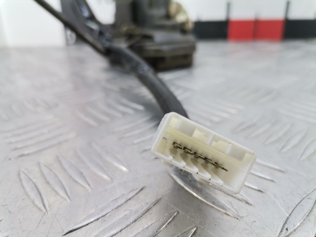 Замок двери передней левой MAZDA Xedos 6 1992-1999