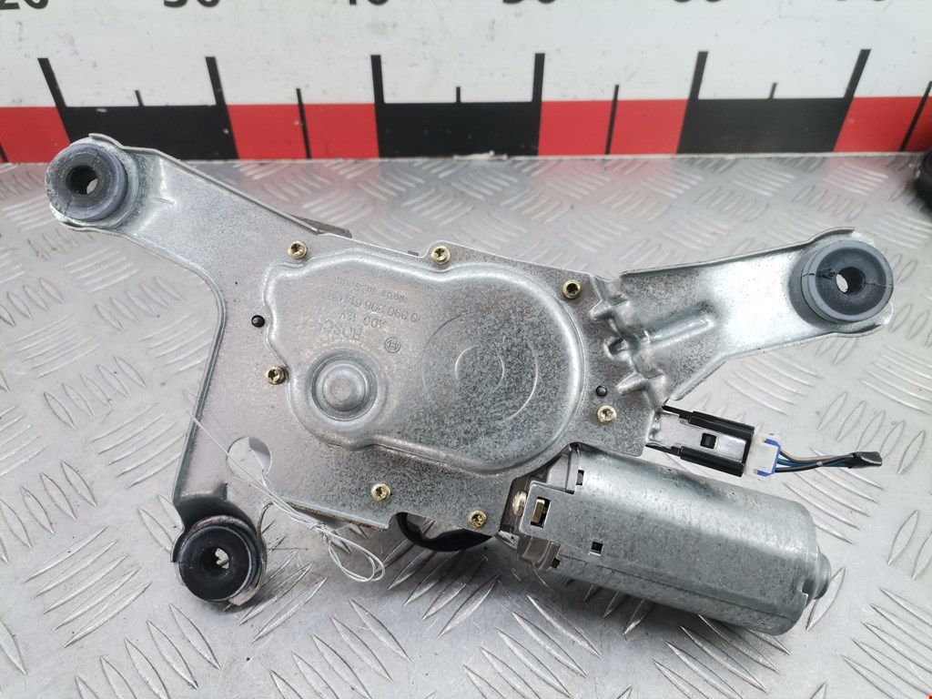 Моторчик стеклоочистителя задний MITSUBISHI Carisma 1995-1999