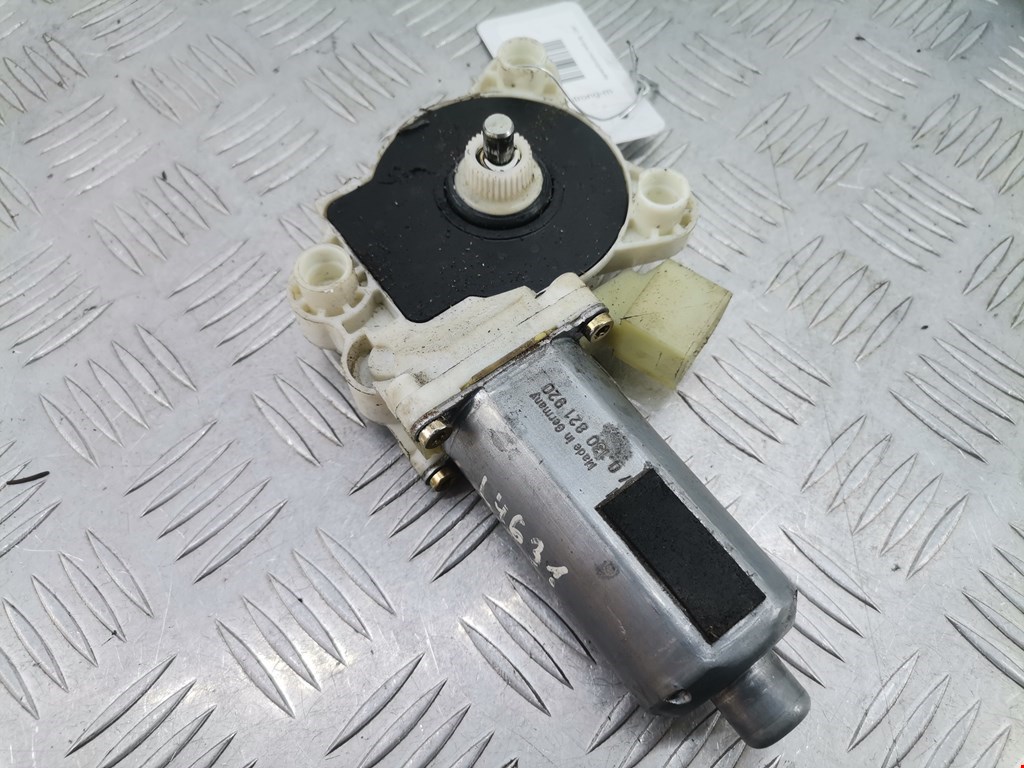 Моторчик (двигатель) стеклоподъемника MERCEDES-BENZ CLK-Class W209 2002-2009