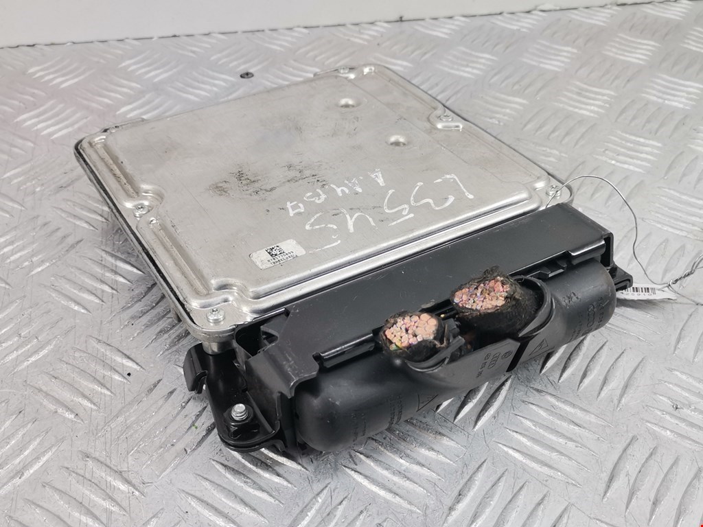 Блок управления двигателя (ЭБУ) AUDI A4 B7 2004-2007