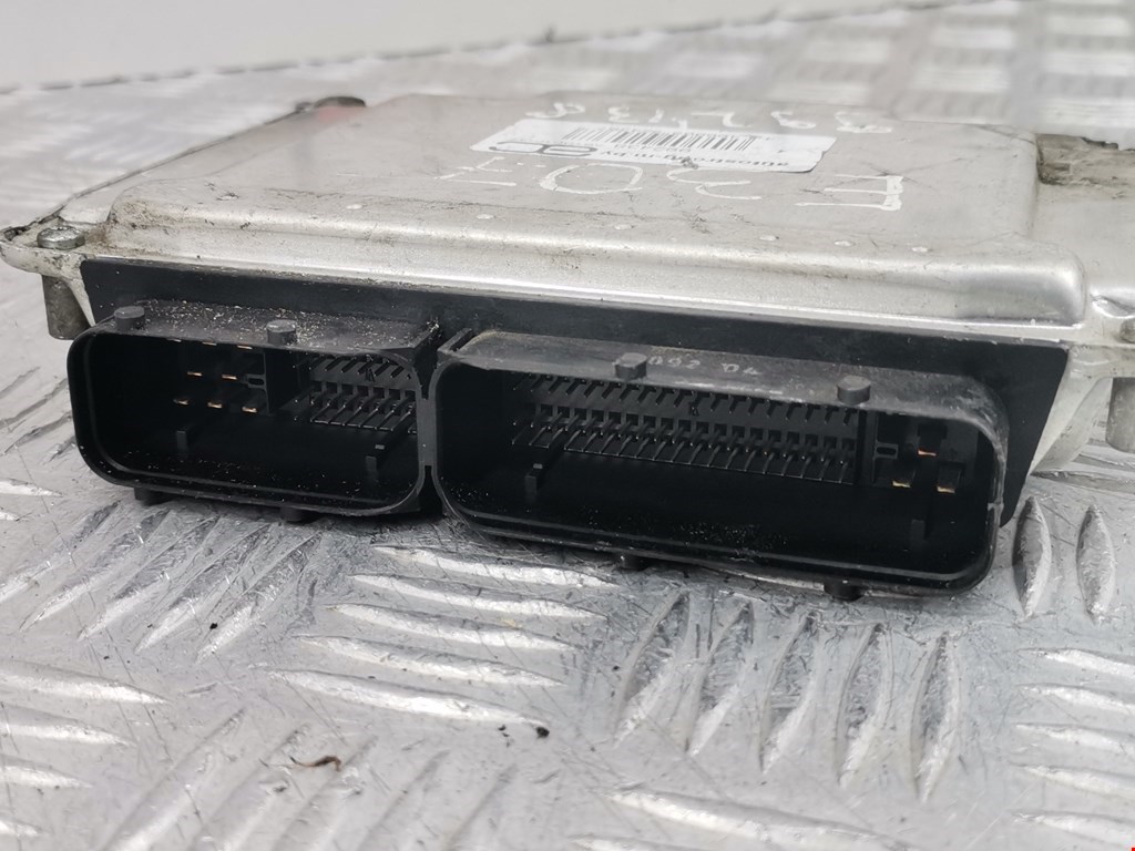 Блок управления двигателя (ЭБУ) VOLKSWAGEN Polo IV 2001-2009