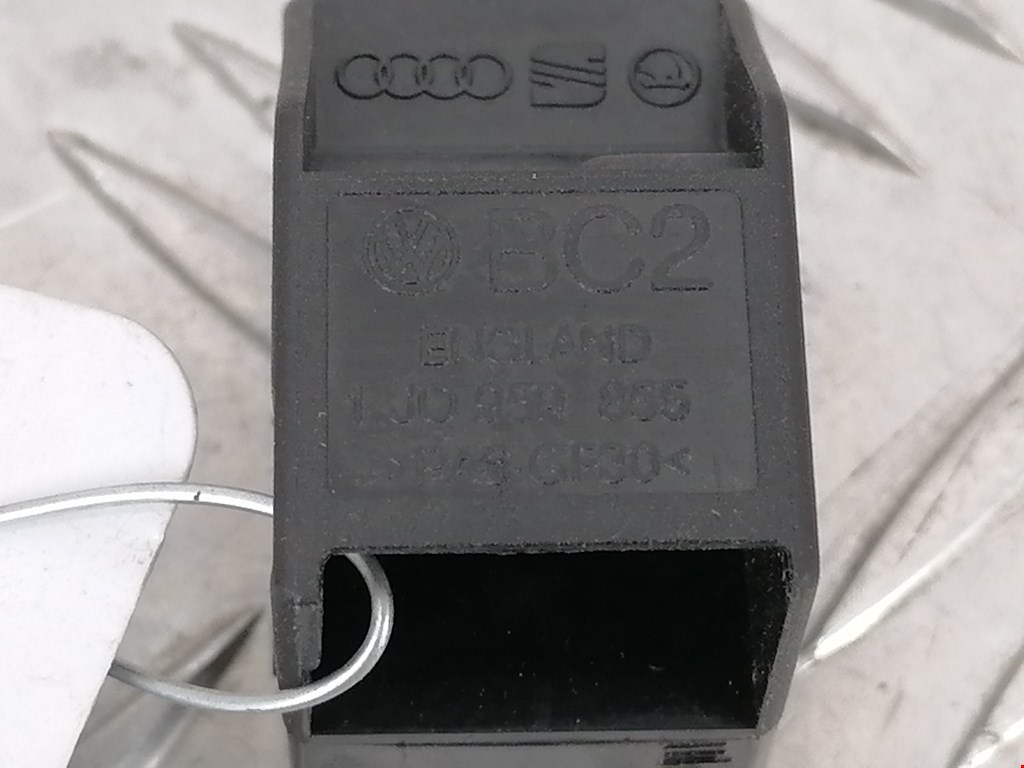 Кнопка стеклоподъемника VOLKSWAGEN Passat B5 1997-2005