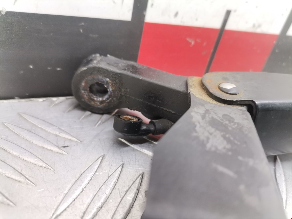 Поводок дворника задний (заднего) MERCEDES-BENZ Vito W638 1996-2003