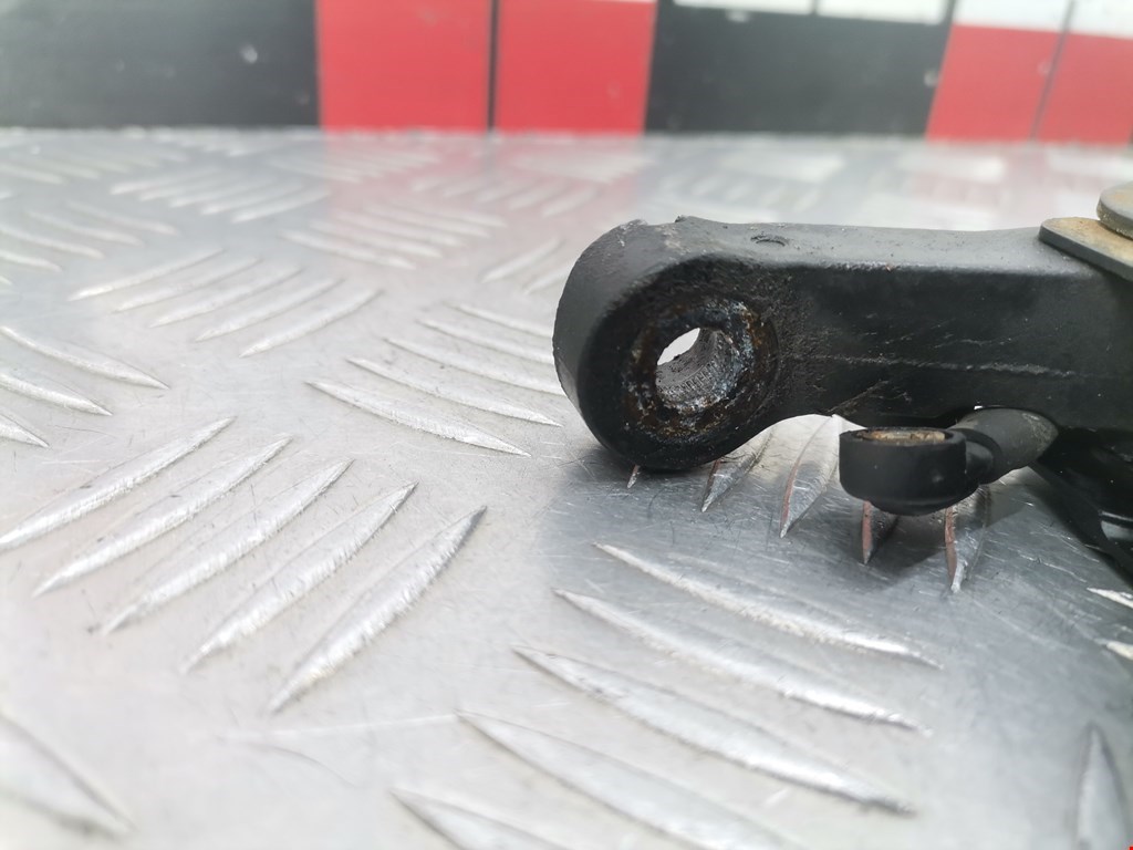 Поводок дворника задний (заднего) MERCEDES-BENZ Vito W638 1996-2003