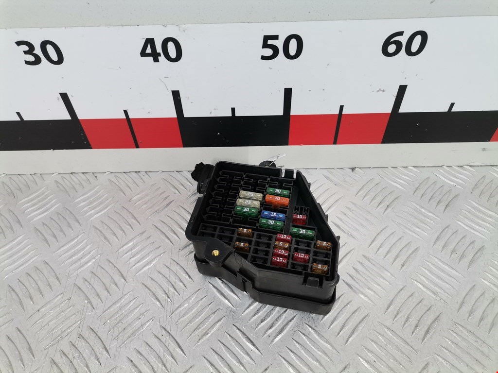 Датчик уровня в бачок омывателя AUDI A6 C6 2004-2010