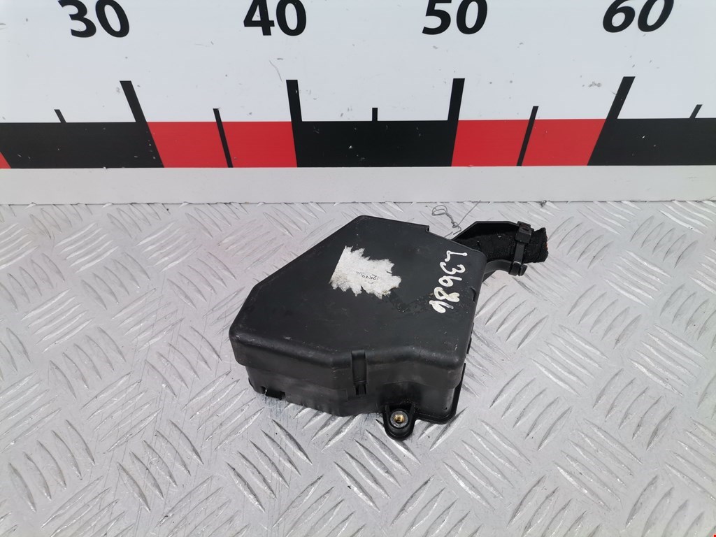 Датчик уровня в бачок омывателя AUDI A6 C6 2004-2010