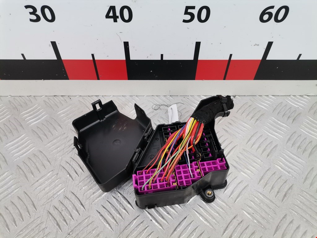 Датчик уровня в бачок омывателя AUDI A6 C6 2004-2010