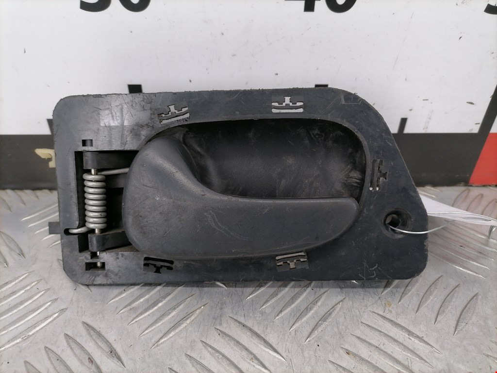 Ручка дверная передняя внутренняя левая RENAULT Laguna 1993-2000