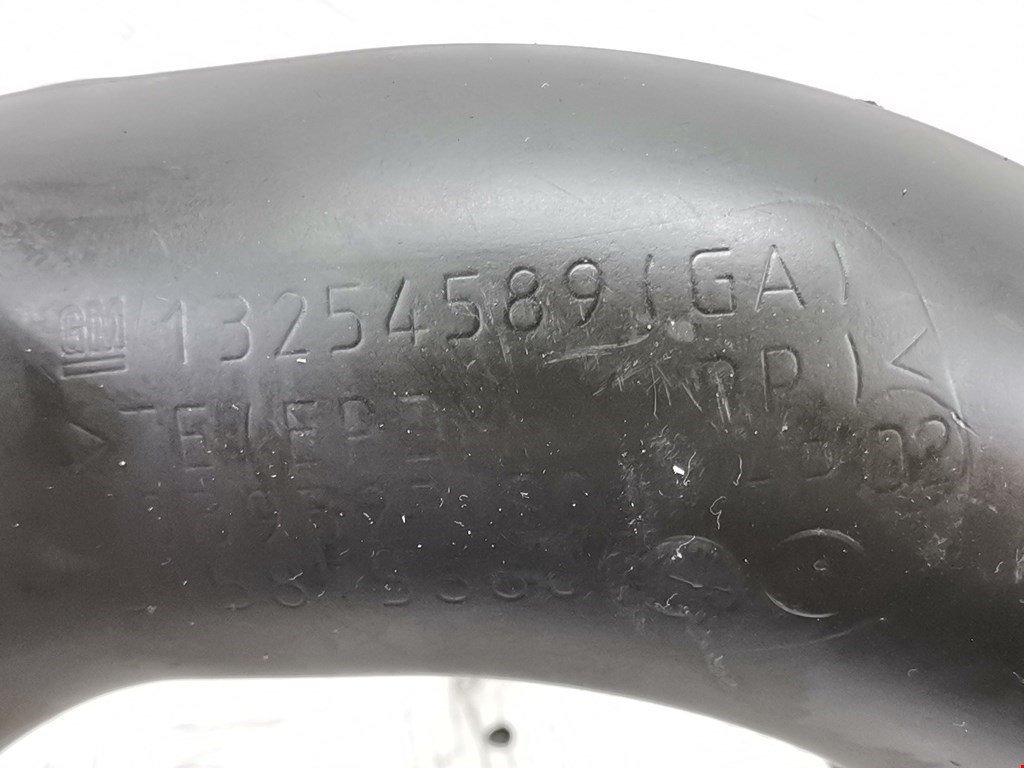 Патрубок воздушного фильтра OPEL Astra J 2009-2017