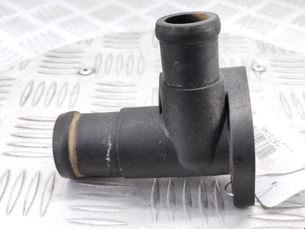 Тройник системы охлаждения AUDI A4 B5 1995-2001