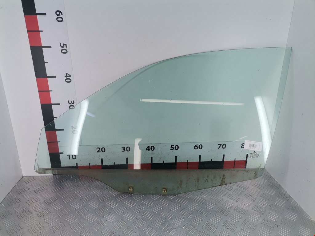 Стекло двери переднее левое MITSUBISHI Carisma 1995-1999