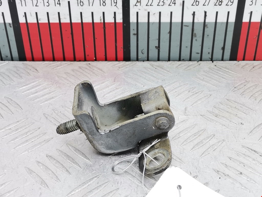 Петля крышки (двери) багажника Citroen C3 Picasso (2008-2017)