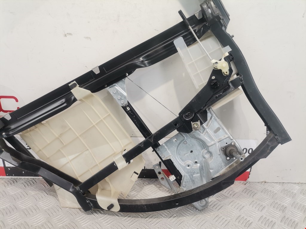 Стеклоподъемник задний левый AUDI A4 B5 1995-2001