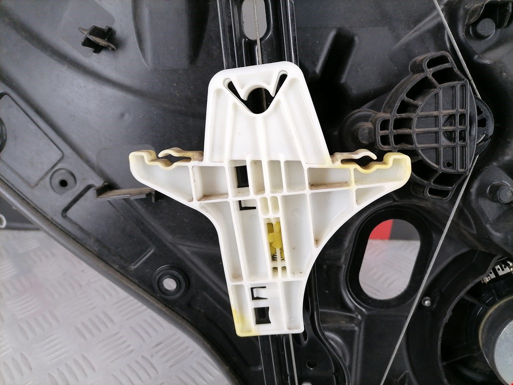 Стеклоподъемник задний правый VOLKSWAGEN Golf VI 2009-2012