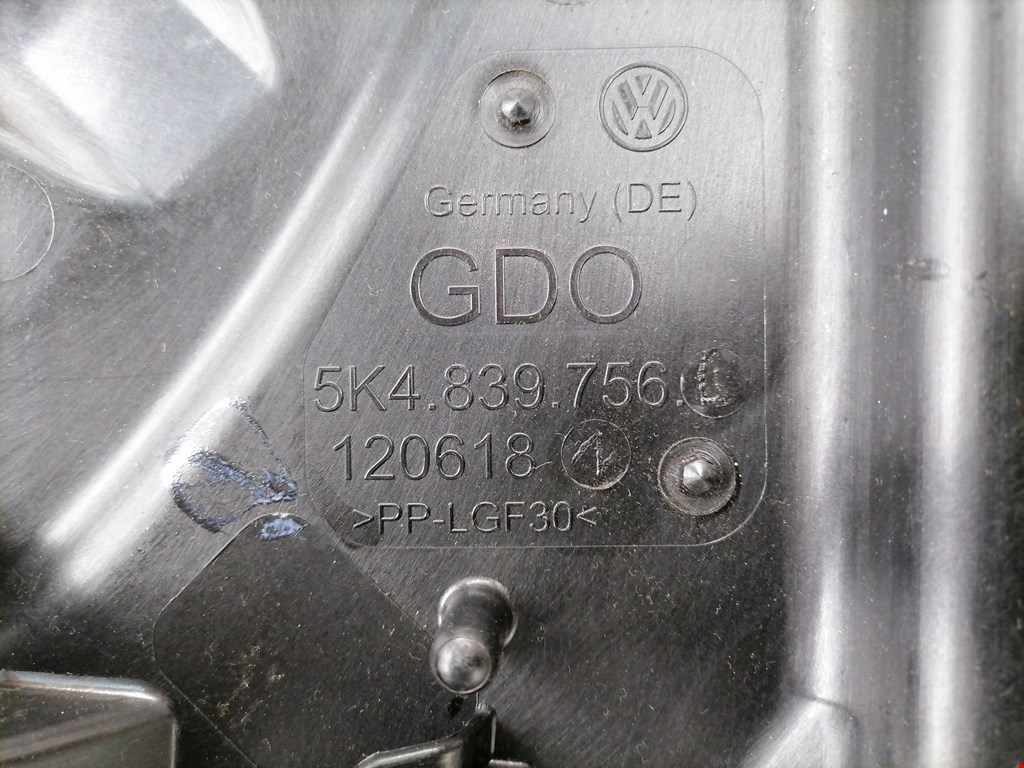 Стеклоподъемник задний правый VOLKSWAGEN Golf VI 2009-2012