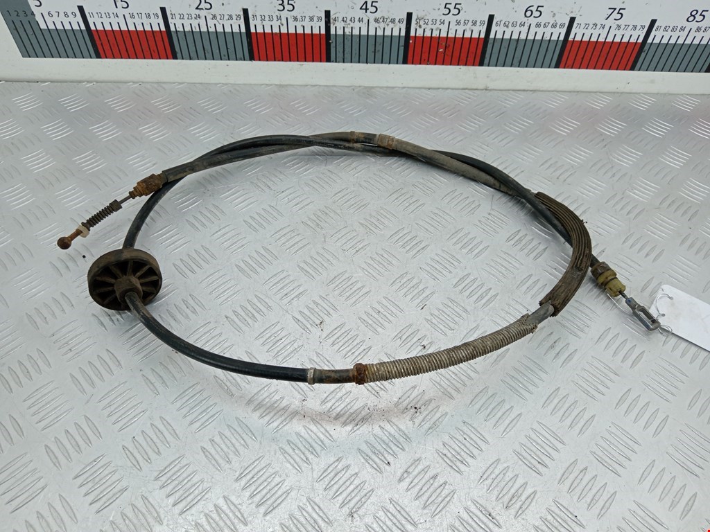 Трос стояночного тормоза левый/правый AUDI A4 B7 2004-2007