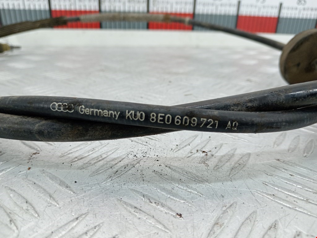 Трос стояночного тормоза левый/правый AUDI A4 B7 2004-2007