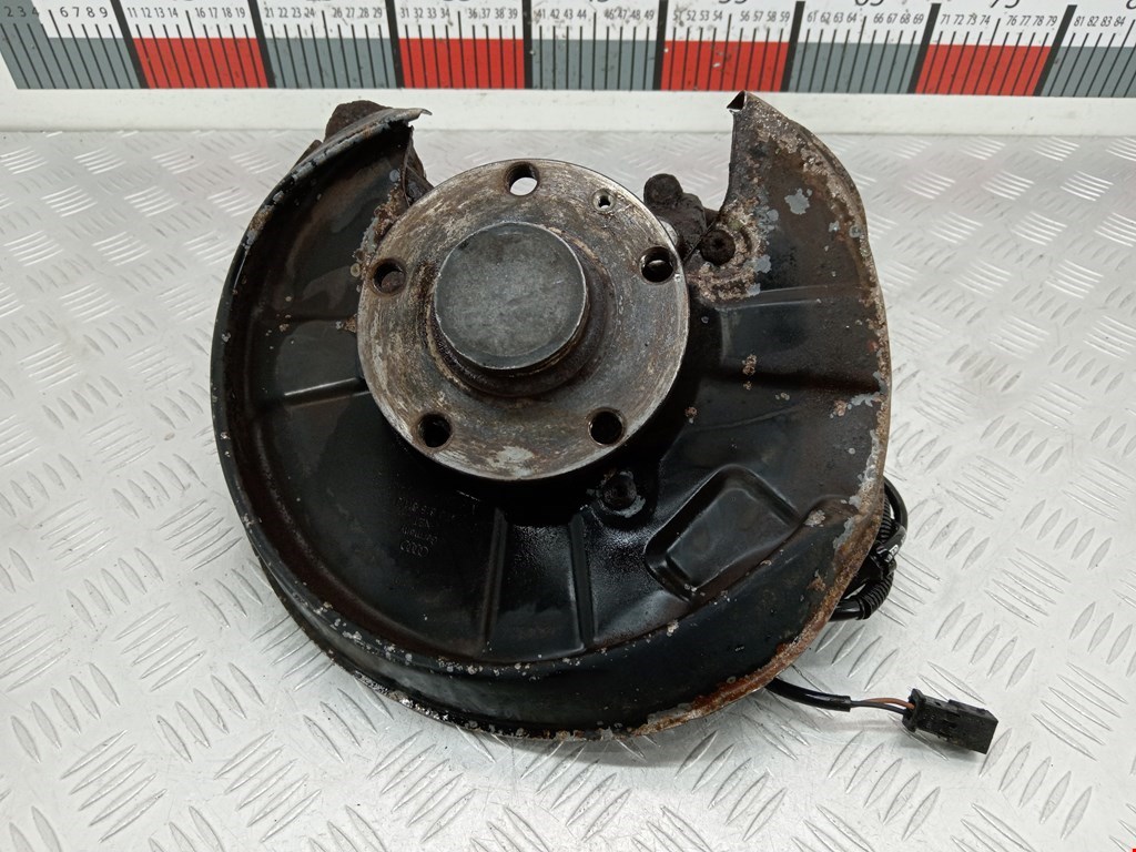 Ступица задняя левая AUDI A4 B7 2004-2007