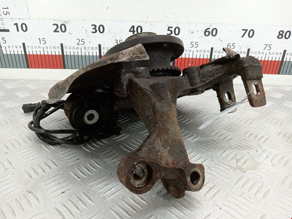 Ступица задняя левая AUDI A4 B7 2004-2007