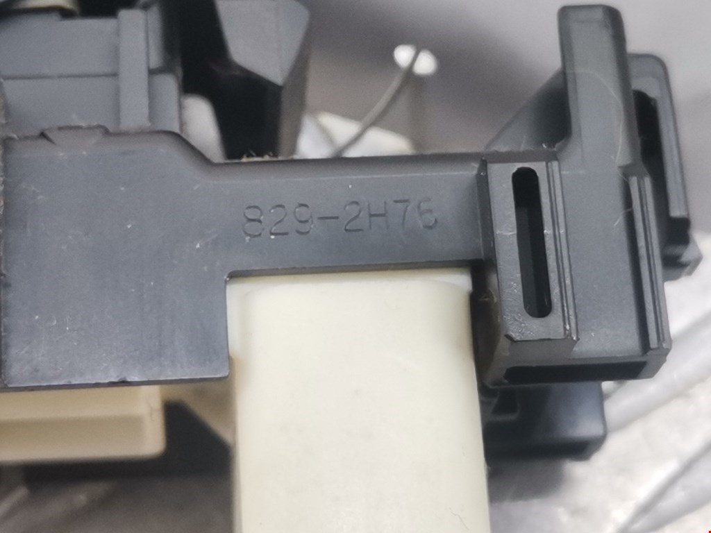 Кнопка стеклоподъемника TOYOTA RAV 4 XA30 2006-2012