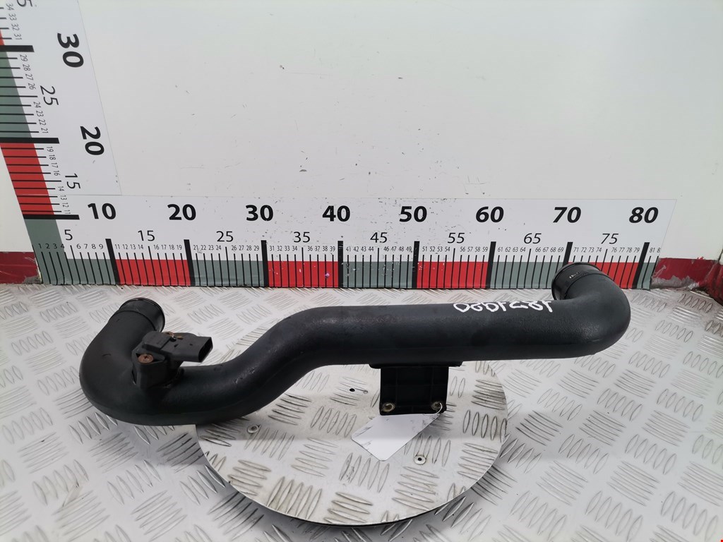 Патрубок интеркулера VOLKSWAGEN Passat B5 1997-2005