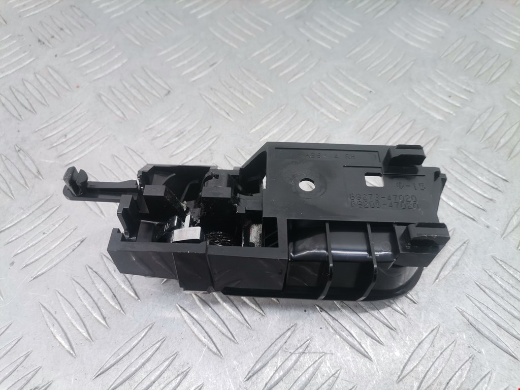 Ручка дверная передняя внутренняя правая TOYOTA Prius II XW20 2003-2012