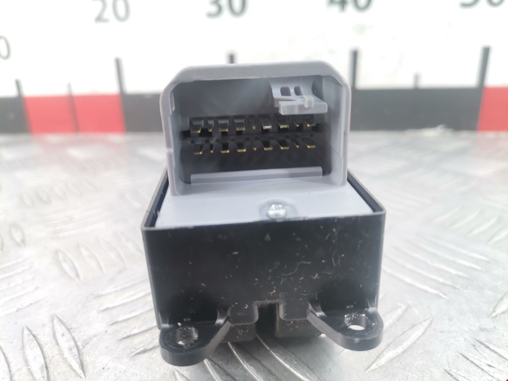 Блок управления стеклоподъемниками TOYOTA Prius II XW20 2003-2012