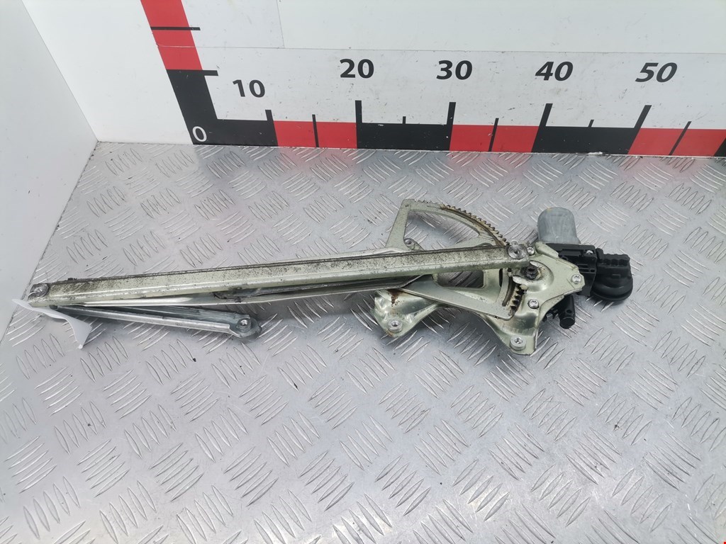 Стеклоподъемник передний правый TOYOTA Prius II XW20 2003-2012