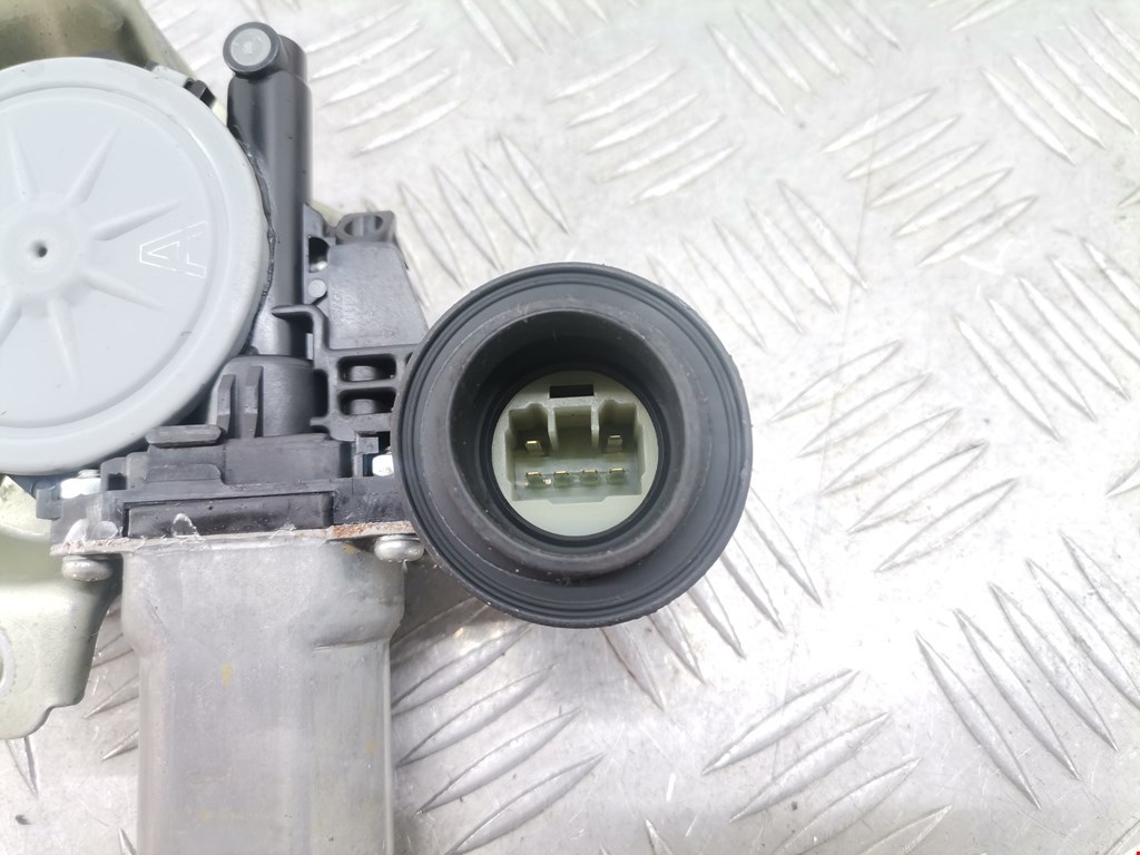 Стеклоподъемник передний правый TOYOTA Prius II XW20 2003-2012