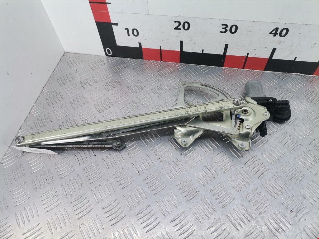 Стеклоподъемник передний правый TOYOTA Prius II XW20 2003-2012
