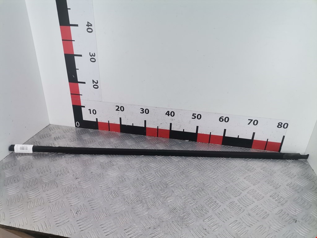 Накладка декоративная (молдинг) стекла двери передней левой Volkswagen Caddy 3 (2004-2015)