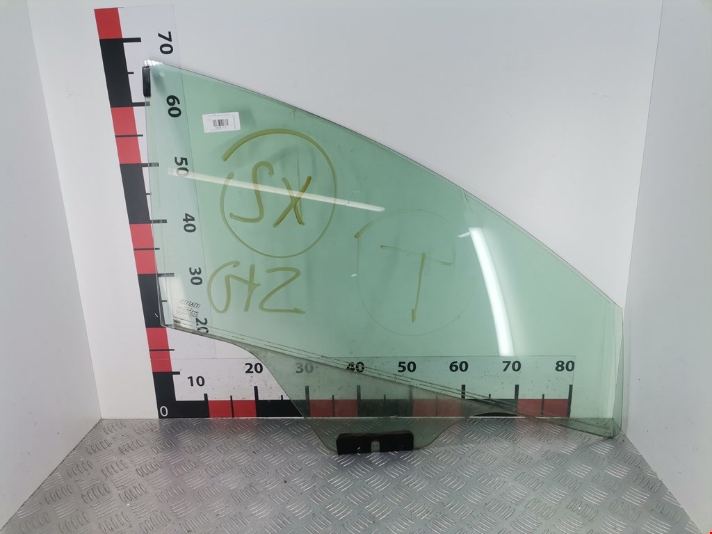 Стекло двери переднее правое FIAT Bravo 2007-2014