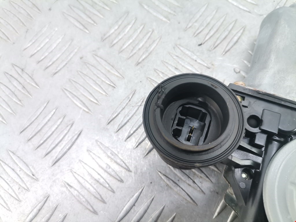 Стеклоподъемник задний левый TOYOTA RAV 4 XA20 2000-2005