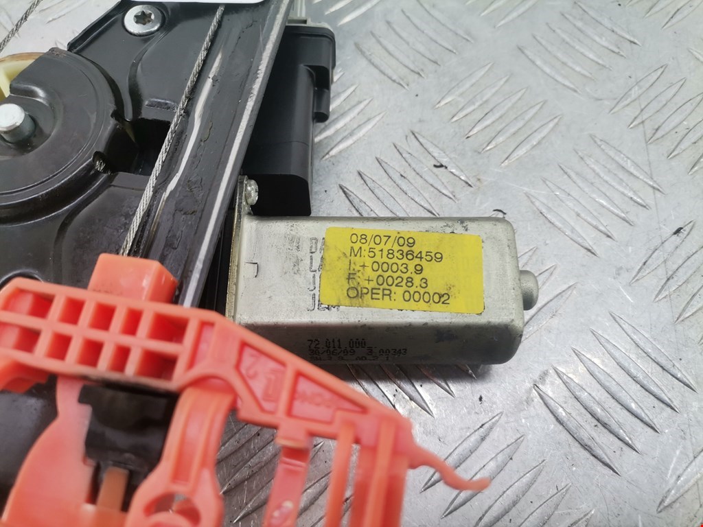 Стеклоподъемник передний правый FIAT Bravo 2007-2014