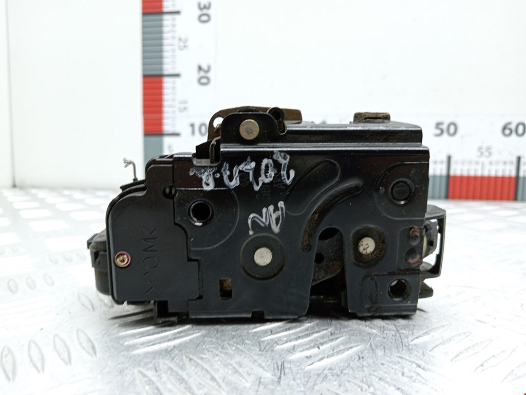 Замок двери передней правой VOLKSWAGEN Golf IV 1997-2003
