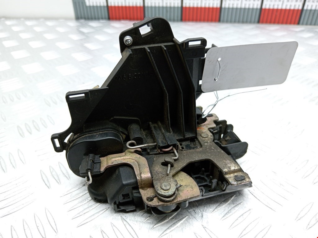 Замок двери передней правой VOLKSWAGEN Golf IV 1997-2003