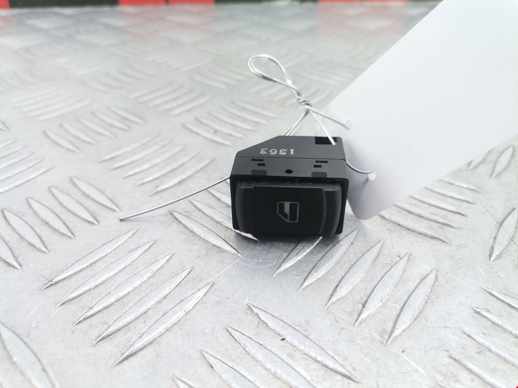 Кнопка стеклоподъемника VOLKSWAGEN Passat B5 1997-2005