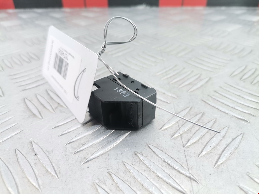 Кнопка стеклоподъемника VOLKSWAGEN Passat B5 1997-2005