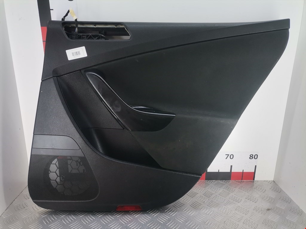 Обшивка двери задняя правая VOLKSWAGEN Passat B6 2005-2011