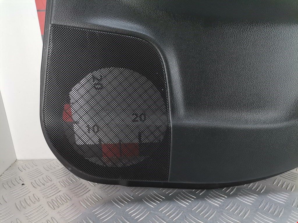 Обшивка двери задняя правая NISSAN Note E11 2005-2014