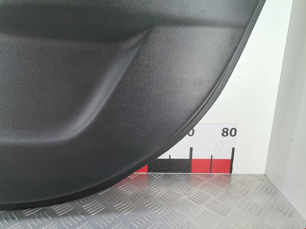 Обшивка двери задняя правая NISSAN Note E11 2005-2014