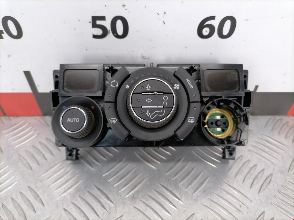 Блок управления климат-контроля Peugeot 308 (2007-2015)