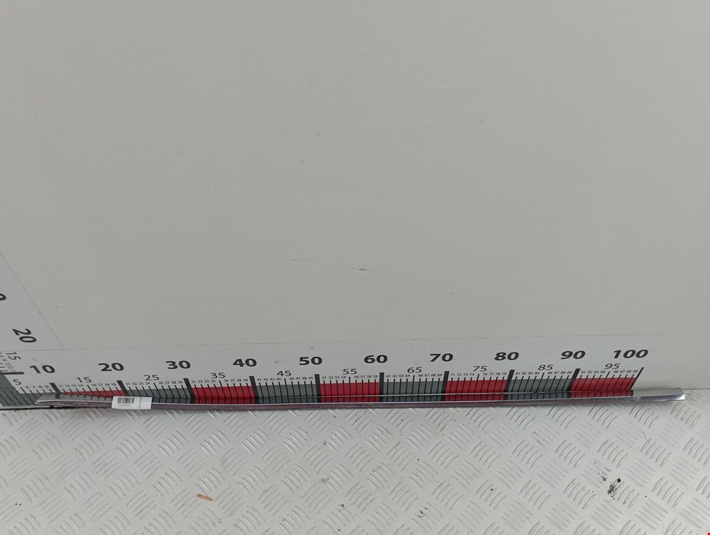 Накладка декоративная (молдинг) двери передней левой Volkswagen Passat CC (2008-2018)