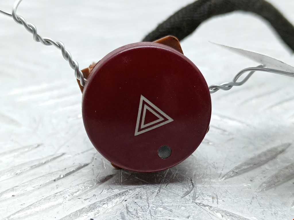 Кнопка аварийной сигнализации (аварийки) CITROEN Xsara 1997-2000