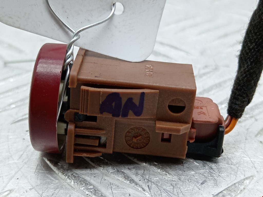 Кнопка аварийной сигнализации (аварийки) CITROEN Xsara 1997-2000