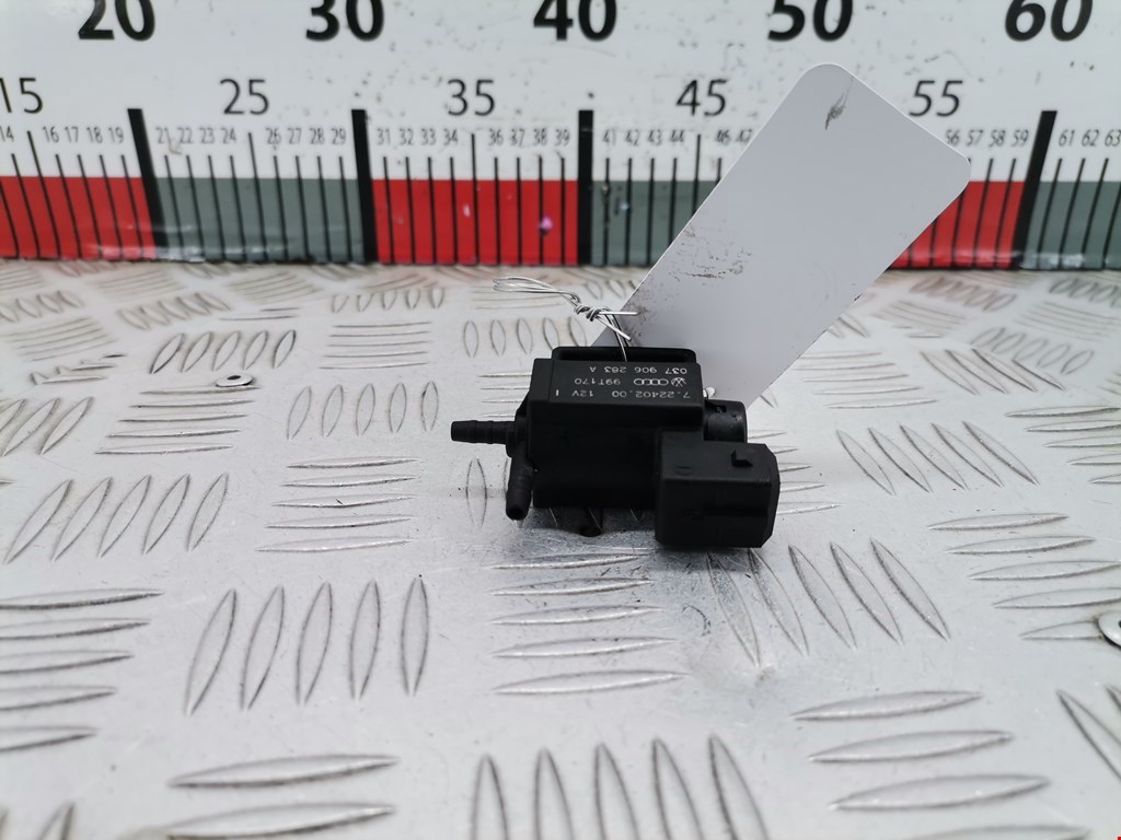 Клапан воздушного фильтра Audi A3 8L (1996-2003)