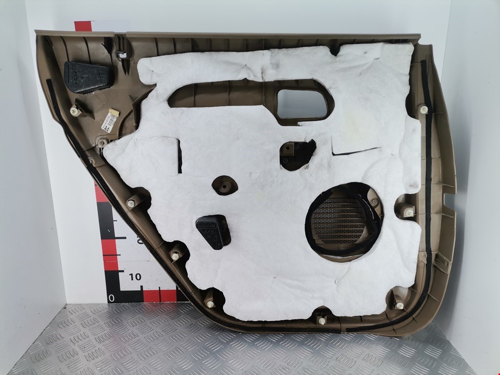 Обшивка двери задняя правая HONDA Pilot 2002-2008