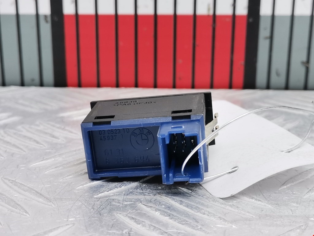 Кнопка антипробуксовочной системы BMW 5er 5 серия E39 1995-2004