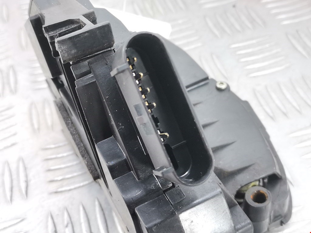 Замок двери передней левой FORD Fiesta 2008-2012